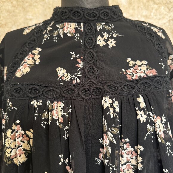 Lucky Brand Ditsy Black Sheer Floral Top L - Picture 3 of 8